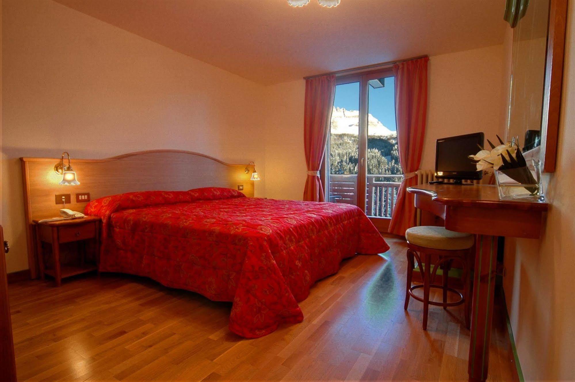 Carlo Magno Hotel Spa Resort Madonna di Campiglio Ngoại thất bức ảnh